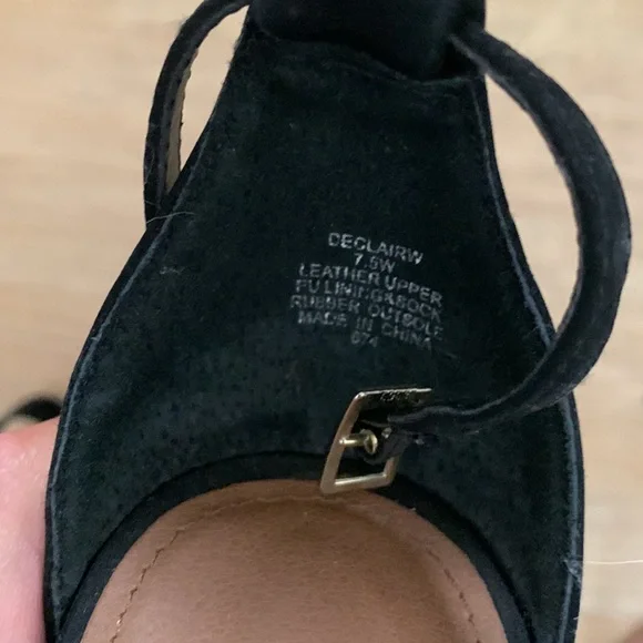 Steve Madden Block Heel Sandal Wide - Picture 3 of 5